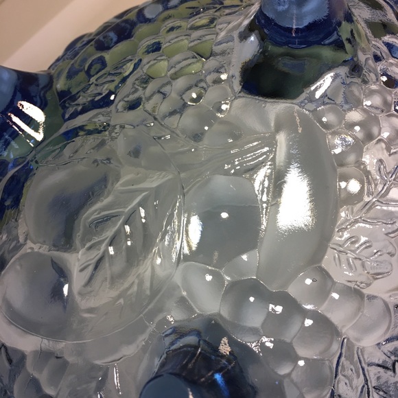 Vintage Indiana / Colony Glass Blue Harvest Grape Bowl - Picture 11 of 12